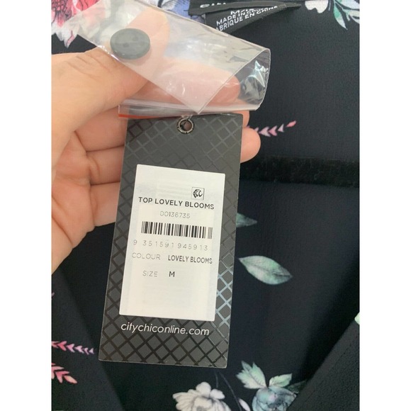 NEW City Chic Black Floral Printed Wrap Blouse Ruffle Sleeve Vneck Boho Size 18 - Picture 11 of 12